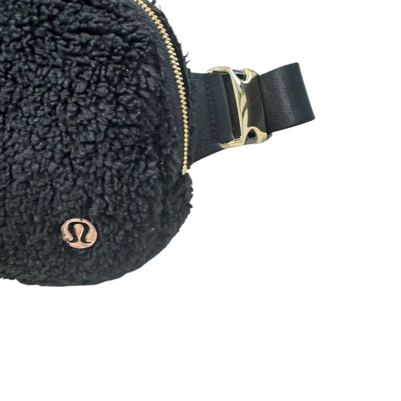 cool travel makeup bags Travel Makeup Pouches I Never Leave Home Without